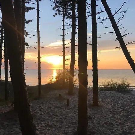 Dworek Debina - Idealny Dla Rodzin I Przyjaciol - Wspolna Sala Do Biesiadowania , Plaza Przyjazna Psom בית נופש Debina (Ustka)
