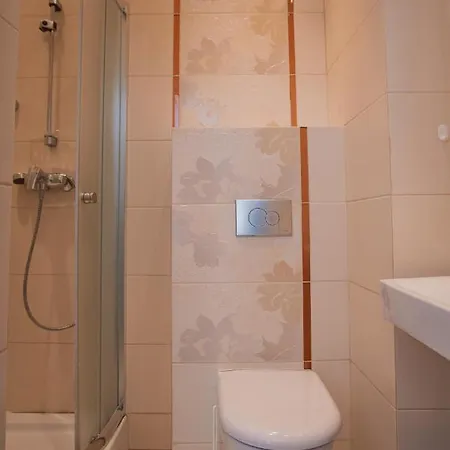 Dworek Debina - Idealny Dla Rodzin I Przyjaciol - Wspolna Sala Do Biesiadowania , Plaza Przyjazna Psom *