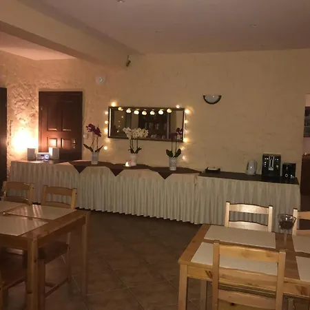 Prázdninový dům Dworek Debina - Idealny Dla Rodzin I Przyjaciol - Wspolna Sala Do Biesiadowania , Plaza Przyjazna Psom *